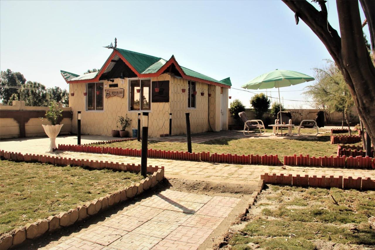 Republika Central Mansehra Exterior foto